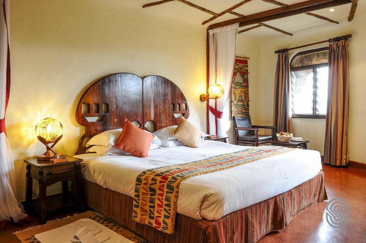 Serengeti Serena Safari Lodge Экстерьер фото