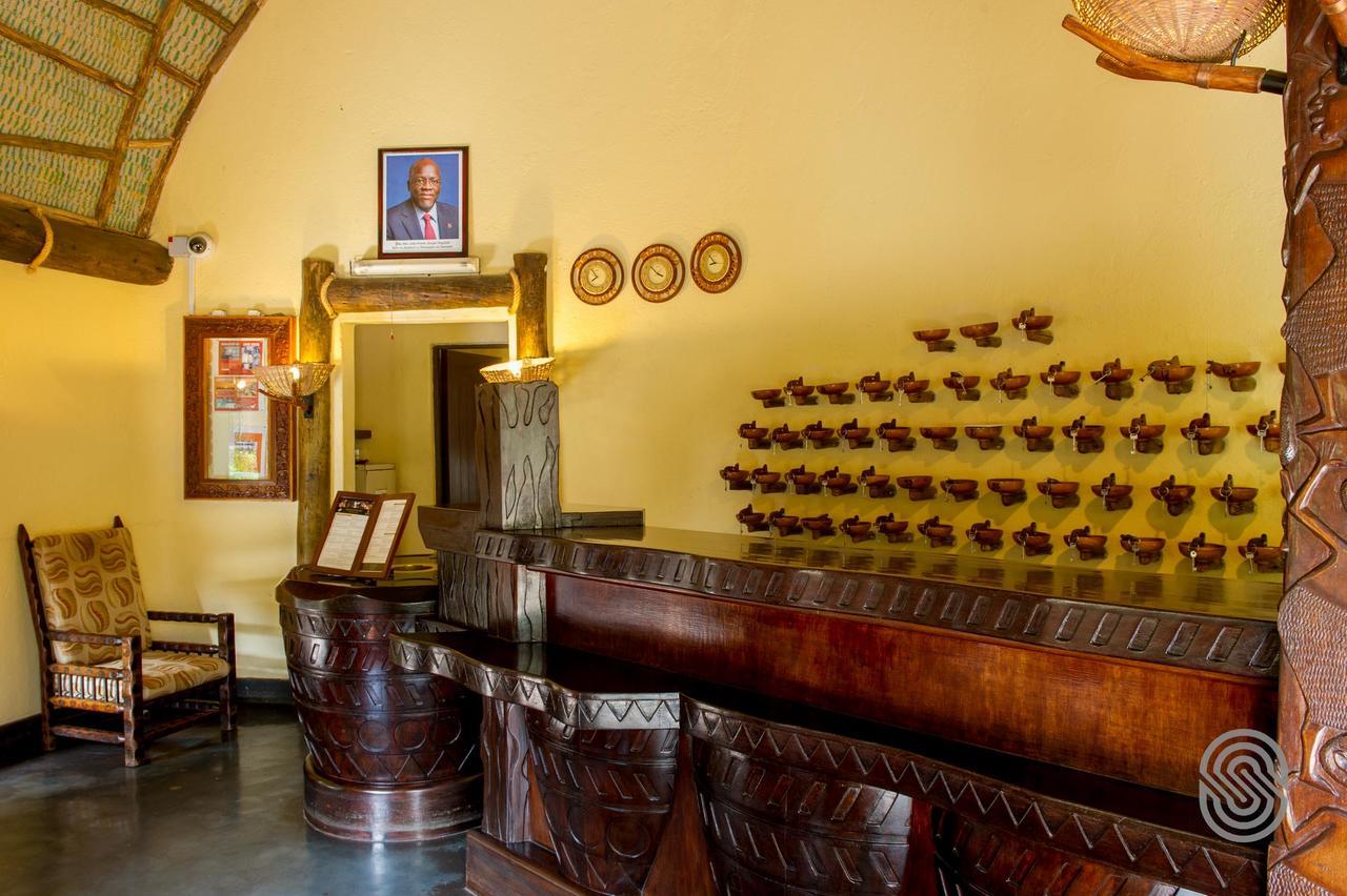 Serengeti Serena Safari Lodge Экстерьер фото